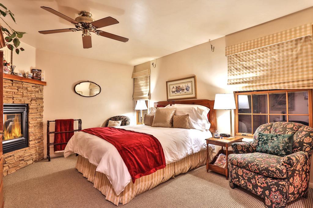 Alpenhorn Bed And Breakfast Big Bear Lake Exterior photo